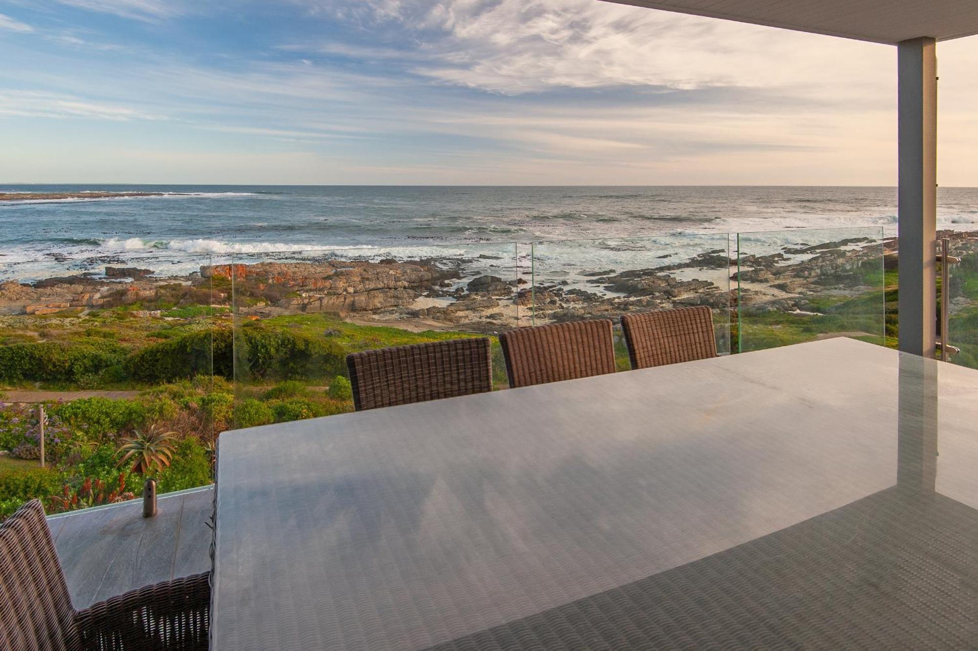 Absolute Ocean Boutique Guesthouse Hermanus Exterior photo