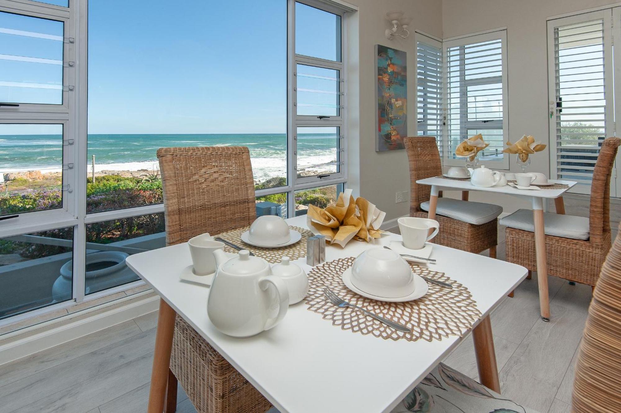 Absolute Ocean Boutique Guesthouse Hermanus Exterior photo