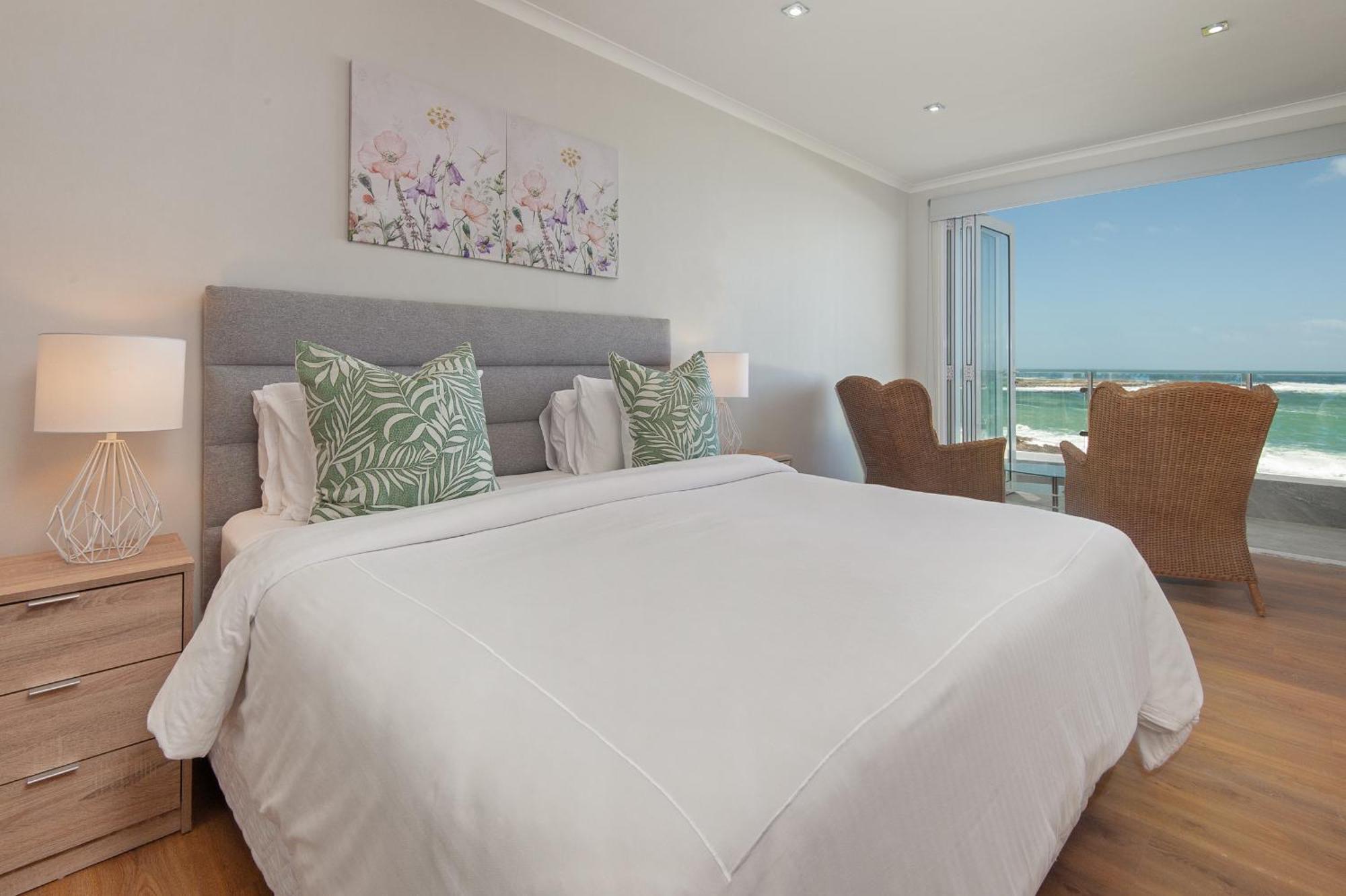 Absolute Ocean Boutique Guesthouse Hermanus Exterior photo