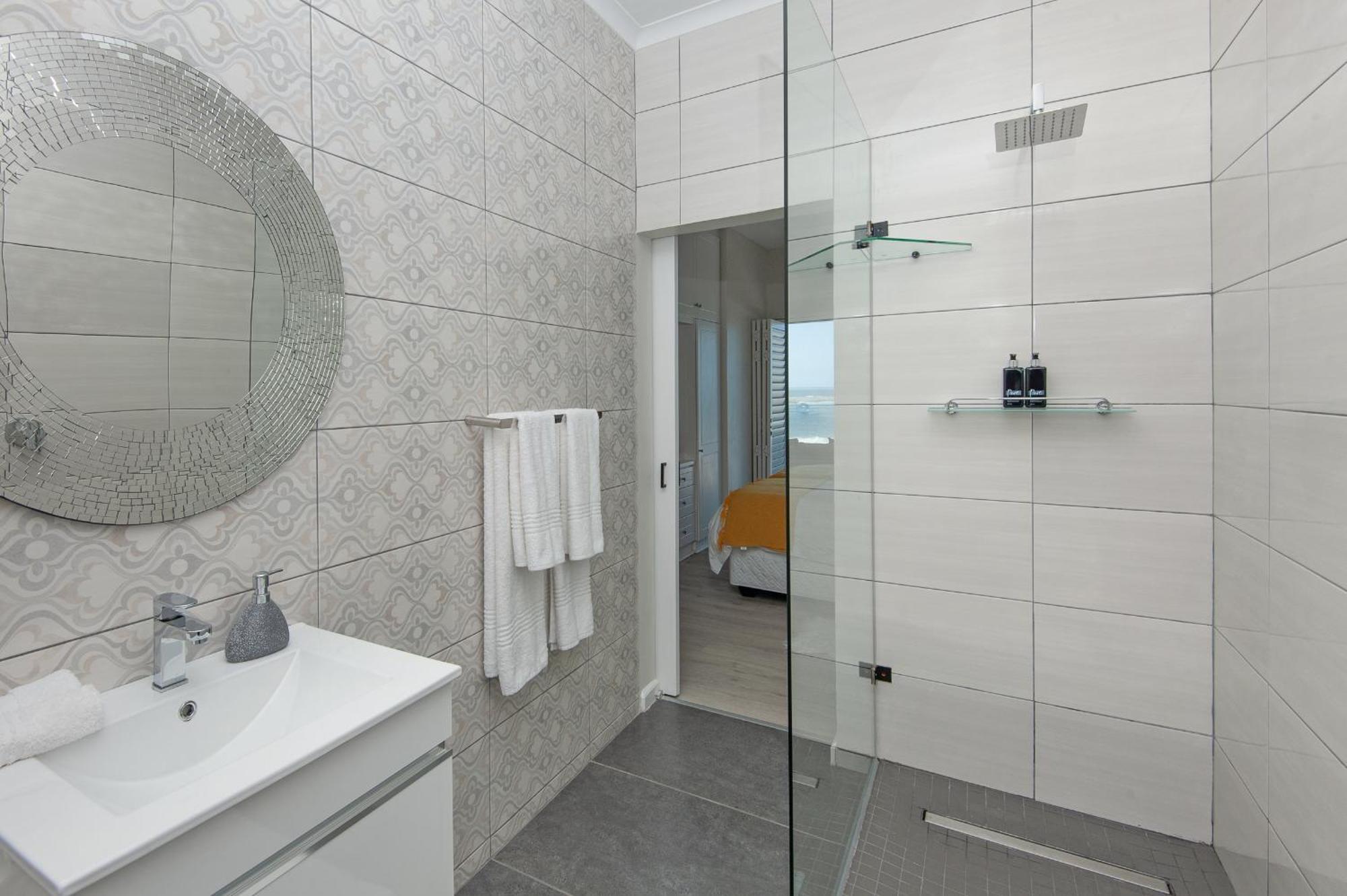 Absolute Ocean Boutique Guesthouse Hermanus Exterior photo