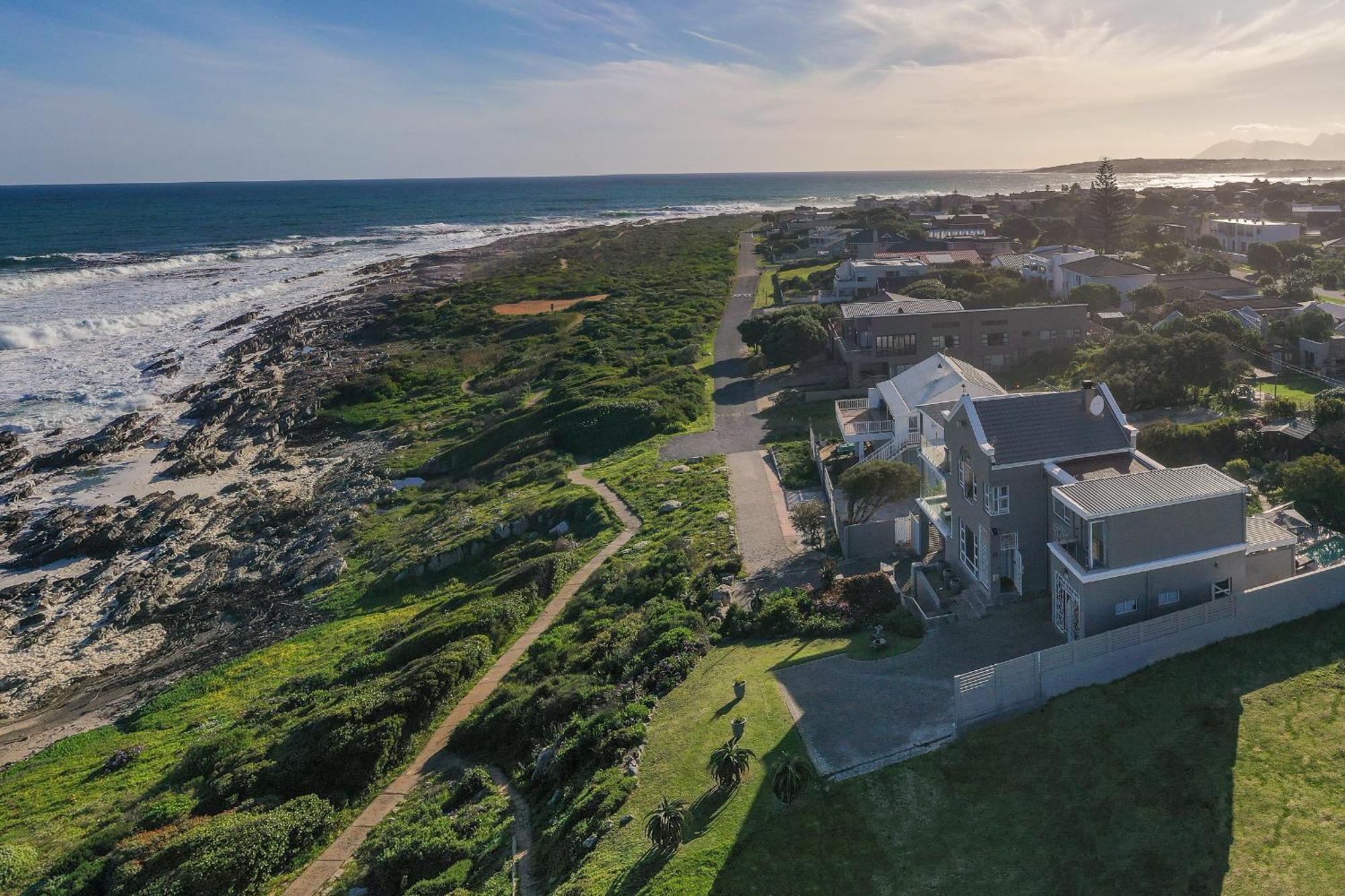 Absolute Ocean Boutique Guesthouse Hermanus Exterior photo