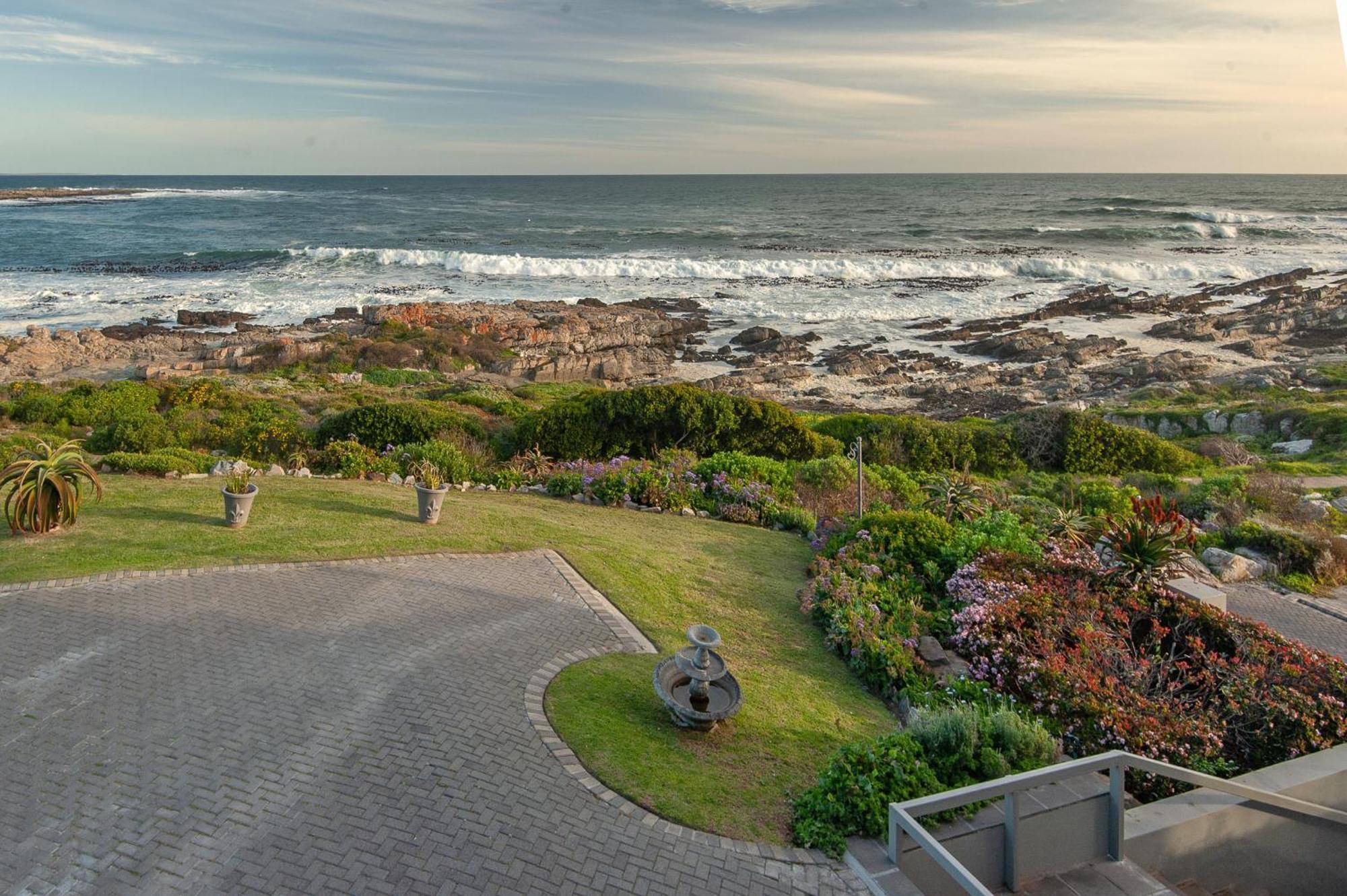 Absolute Ocean Boutique Guesthouse Hermanus Exterior photo